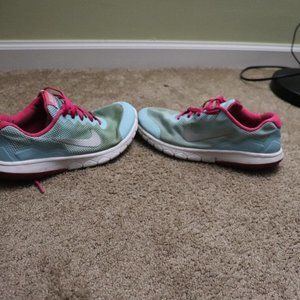 Nike Flex Experience RN 4